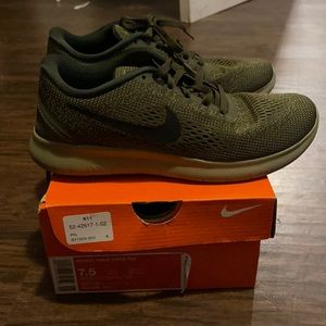 NIKE FREE RN